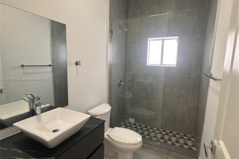 House in Fort Lauderdale, Florida 4 bedrooms, 154.78 sq.m. № 2194791 - photo 10