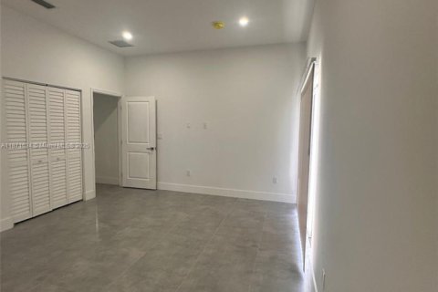 House in Fort Lauderdale, Florida 4 bedrooms, 154.78 sq.m. № 2194791 - photo 12