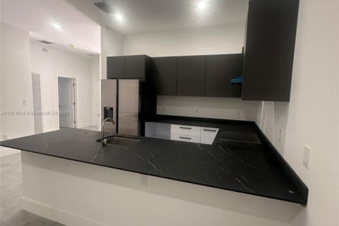 House in Fort Lauderdale, Florida 4 bedrooms, 154.78 sq.m. № 2194791 - photo 3
