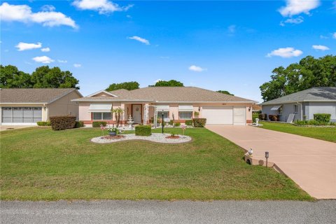 House in Ocala, Florida 2 bedrooms, 175.68 sq.m. № 2095196