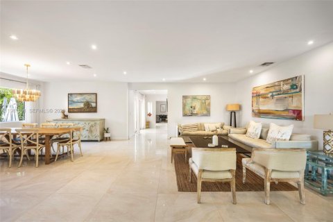Villa ou maison à vendre à Coral Gables, Floride: 6 chambres, 407.47 m2 № 2080841 - photo 8