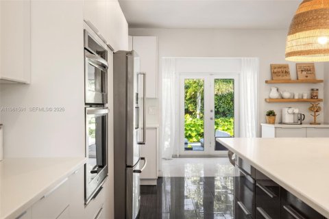 Villa ou maison à vendre à Coral Gables, Floride: 6 chambres, 407.47 m2 № 2080841 - photo 13