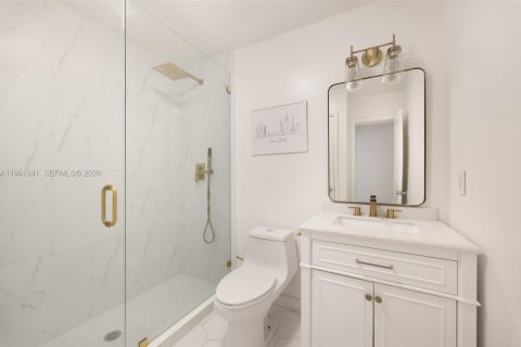 Villa ou maison à vendre à Coral Gables, Floride: 6 chambres, 407.47 m2 № 2080841 - photo 22