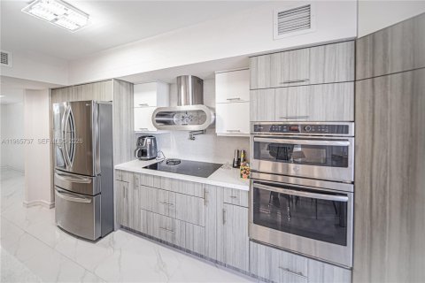 Снять в аренду кондоминиум в Санни-Айлс-Бич, Флорида 2 спальни, 135.64м2, № 2027386 - фото 7