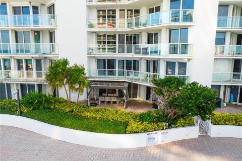 Снять в аренду кондоминиум в Санни-Айлс-Бич, Флорида 2 спальни, 135.64м2, № 2027386 - фото 27