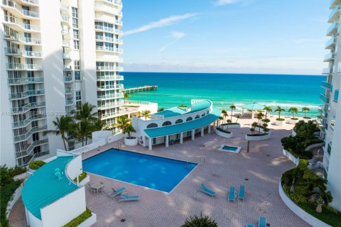 Снять в аренду кондоминиум в Санни-Айлс-Бич, Флорида 2 спальни, 135.64м2, № 2027386 - фото 24