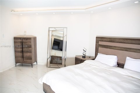 Снять в аренду кондоминиум в Санни-Айлс-Бич, Флорида 2 спальни, 135.64м2, № 2027386 - фото 9