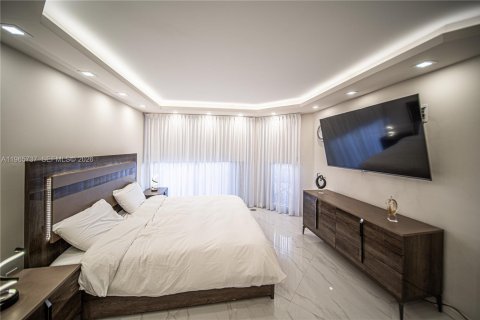 Снять в аренду кондоминиум в Санни-Айлс-Бич, Флорида 2 спальни, 135.64м2, № 2027386 - фото 8