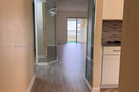 Condominio en alquiler en Tamarac, Florida, 2 dormitorios, 117.99 m2 № 2010351 - foto 4