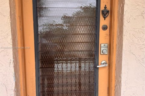 Condominio en alquiler en Tamarac, Florida, 2 dormitorios, 117.99 m2 № 2010351 - foto 7