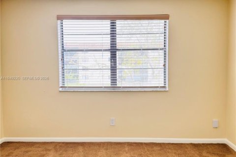 Condominio en alquiler en Tamarac, Florida, 2 dormitorios, 117.99 m2 № 2010351 - foto 10