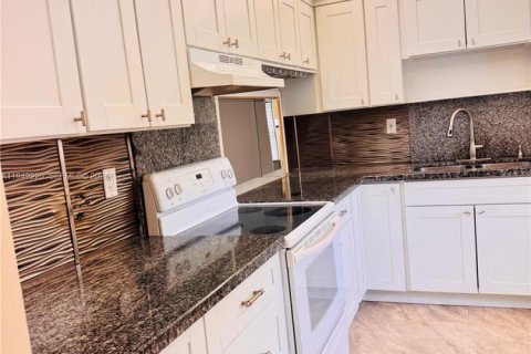 Condominio en alquiler en Tamarac, Florida, 2 dormitorios, 117.99 m2 № 2010351 - foto 11