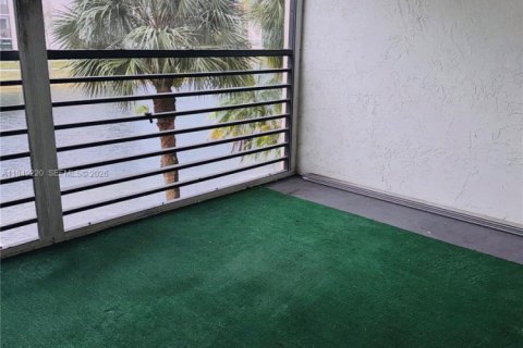 Condominio en alquiler en Tamarac, Florida, 2 dormitorios, 117.99 m2 № 2010351 - foto 16