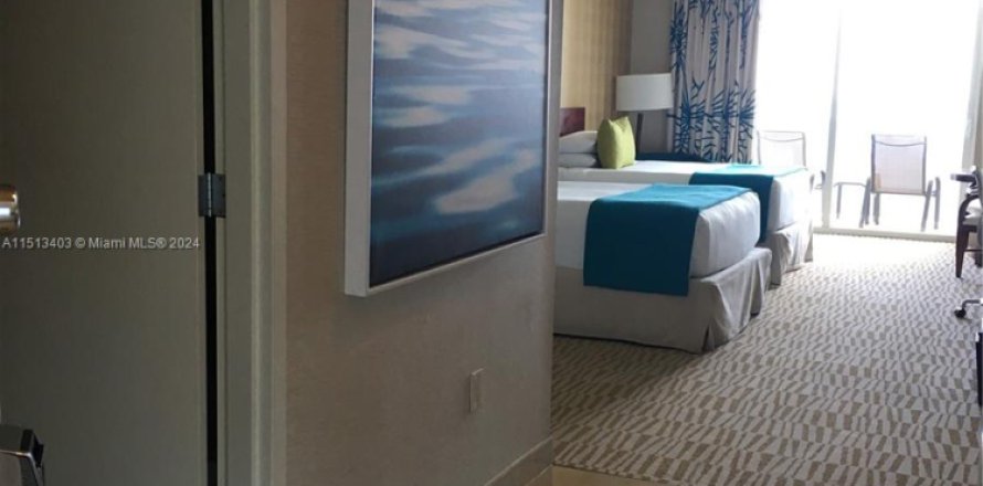 Студия в кондо в Санни-Айлс-Бич, Флорида № 1984931