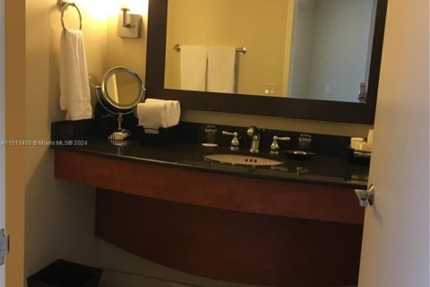 Купить кондоминиум в Санни-Айлс-Бич, Флорида 51.19м2, № 1984931 - фото 2