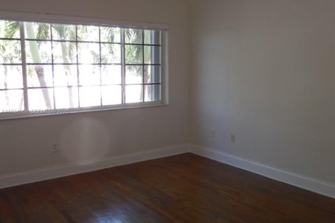 Снять в аренду кондоминиум в Бей-Харбор-Айлендс, Флорида 2 спальни, 100.33м2, № 1992636 - фото 9