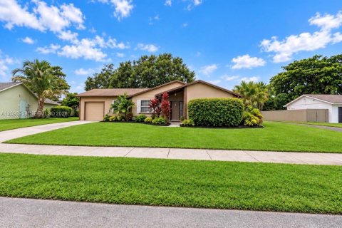 House in Homestead, Florida 3 bedrooms, 163.6 sq.m. № 2383258 - photo 2