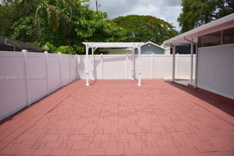 Villa ou maison à vendre à Hollywood, Floride: 3 chambres, 95.88 m2 № 2005553 - photo 6