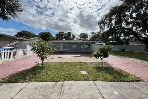Villa ou maison à vendre à Hollywood, Floride: 3 chambres, 95.88 m2 № 2005553 - photo 3