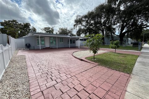 Villa ou maison à vendre à Hollywood, Floride: 3 chambres, 95.88 m2 № 2005553 - photo 2