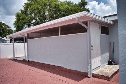 Villa ou maison à vendre à Hollywood, Floride: 3 chambres, 95.88 m2 № 2005553 - photo 9