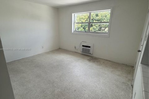 Снять в аренду квартиру в Форт-Лодердейл, Флорида 2 спальни, 1277.87м2, № 1986590 - фото 10