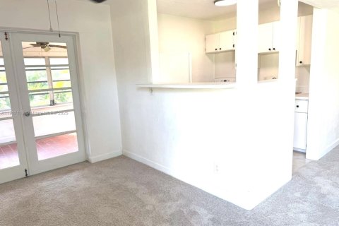 House in Vero Beach, Florida 3 bedrooms, 101.64 sq.m. № 1973394 - photo 3