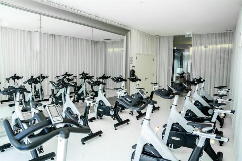 Condo in Miami, Florida, 2 bedrooms № 2401219 - photo 30