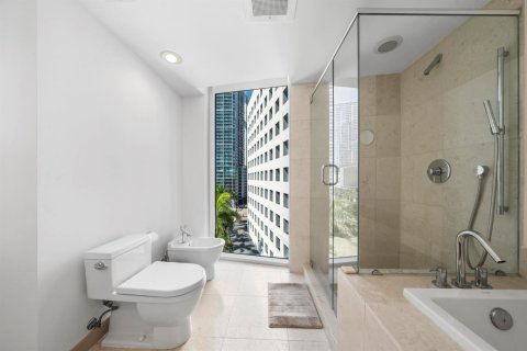 Condo in Miami, Florida, 2 bedrooms № 2401219 - photo 16