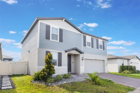 Casa en venta en Winter Haven, Florida, 4 dormitorios, 219.62 m2 № 1902925 - foto 1