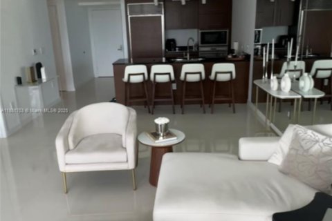 Condo in Miami, Florida, 1 bedroom  № 1924713 - photo 5