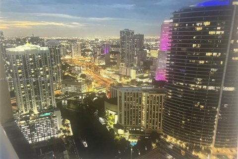 Condo in Miami, Florida, 1 bedroom  № 1924713 - photo 16
