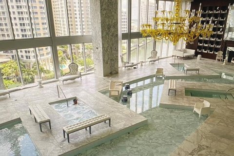 Condo in Miami, Florida, 1 bedroom  № 1924713 - photo 21