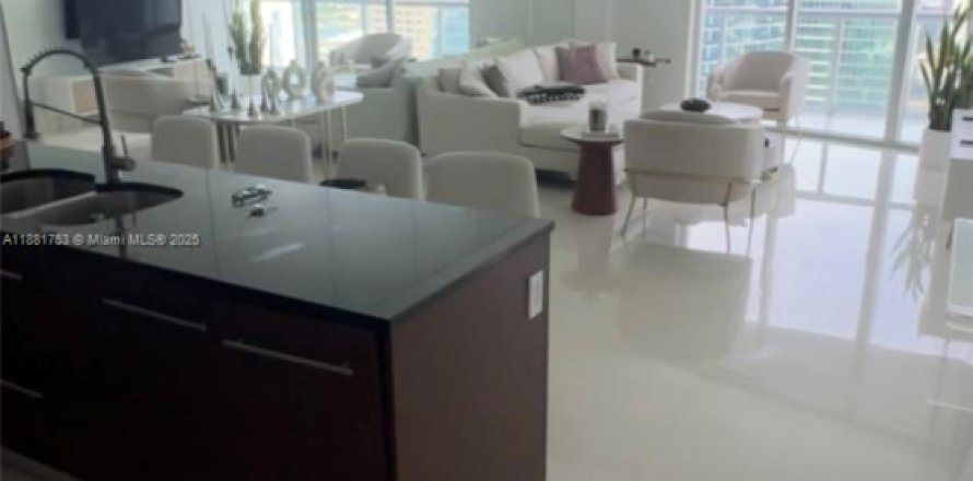 Condo in Miami, Florida, 1 bedroom № 1924713