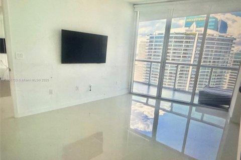 Condo in Miami, Florida, 1 bedroom  № 1924713 - photo 10