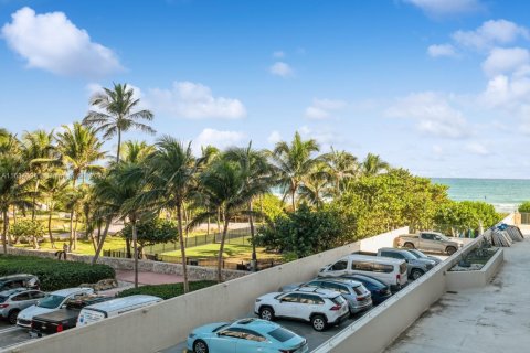 Condo in Miami Beach, Florida, 2 bedrooms  № 1867382 - photo 13