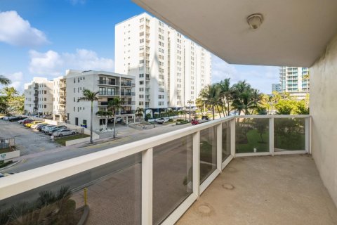 Condo in Miami Beach, Florida, 2 bedrooms  № 1867382 - photo 6