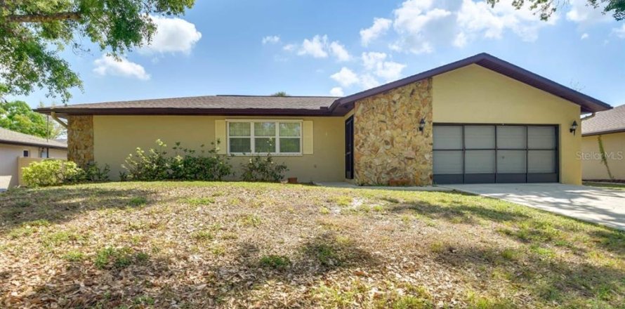 Casa en Port Charlotte, Florida 3 dormitorios, 157.28 m2 № 1884884