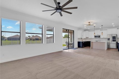 Villa ou maison à louer à Wimauma, Floride: 4 chambres, 352.66 m2 № 2413808 - photo 15