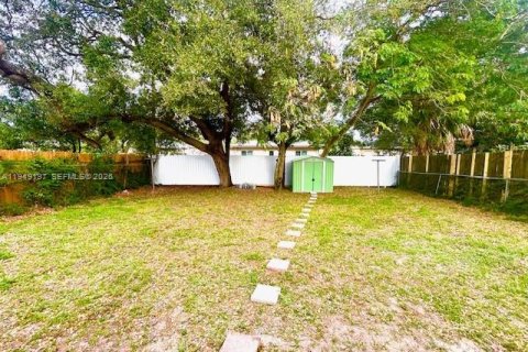 House in Fort Lauderdale, Florida 2 bedrooms, 66.89 sq.m. № 2007344 - photo 14