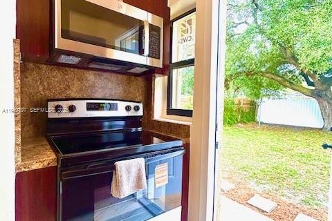 House in Fort Lauderdale, Florida 2 bedrooms, 66.89 sq.m. № 2007344 - photo 7