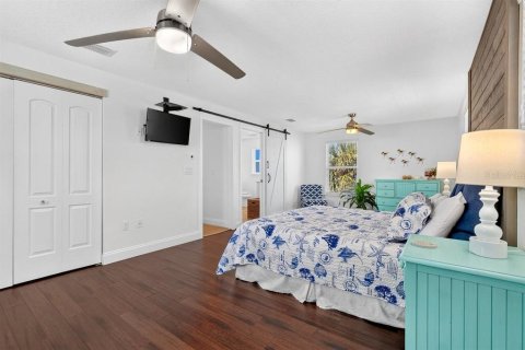 House in New Smyrna Beach, Florida 4 bedrooms, 224.45 sq.m. № 2197765 - photo 11