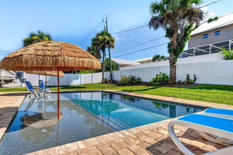 House in New Smyrna Beach, Florida 4 bedrooms, 224.45 sq.m. № 2197765 - photo 3