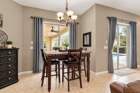 House in Spring Hill, Florida 5 bedrooms, 311.87 sq.m. № 2410631 - photo 11
