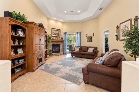 House in Spring Hill, Florida 5 bedrooms, 311.87 sq.m. № 2410631 - photo 6