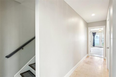 House in Saint Pete Beach, Florida 5 bedrooms, 281.31 sq.m. № 1418980 - photo 21