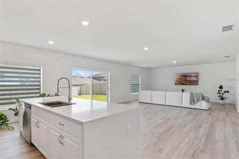Casa en venta en Davenport, Florida, 4 dormitorios, 208.1 m2 № 2205837 - foto 7