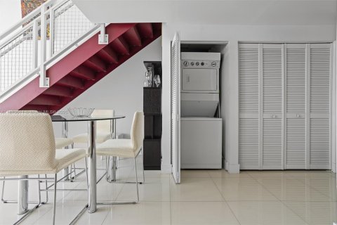 Купить кондоминиум в Майами, Флорида 1 спальня, 90.86м2, № 2088544 - фото 19