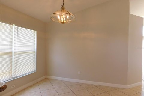 House in Sanford, Florida 4 bedrooms, 129.41 sq.m. № 1910221 - photo 9