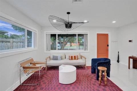 Casa en alquiler en Fort Lauderdale, Florida, 2 dormitorios, 89.65 m2 № 1961415 - foto 1